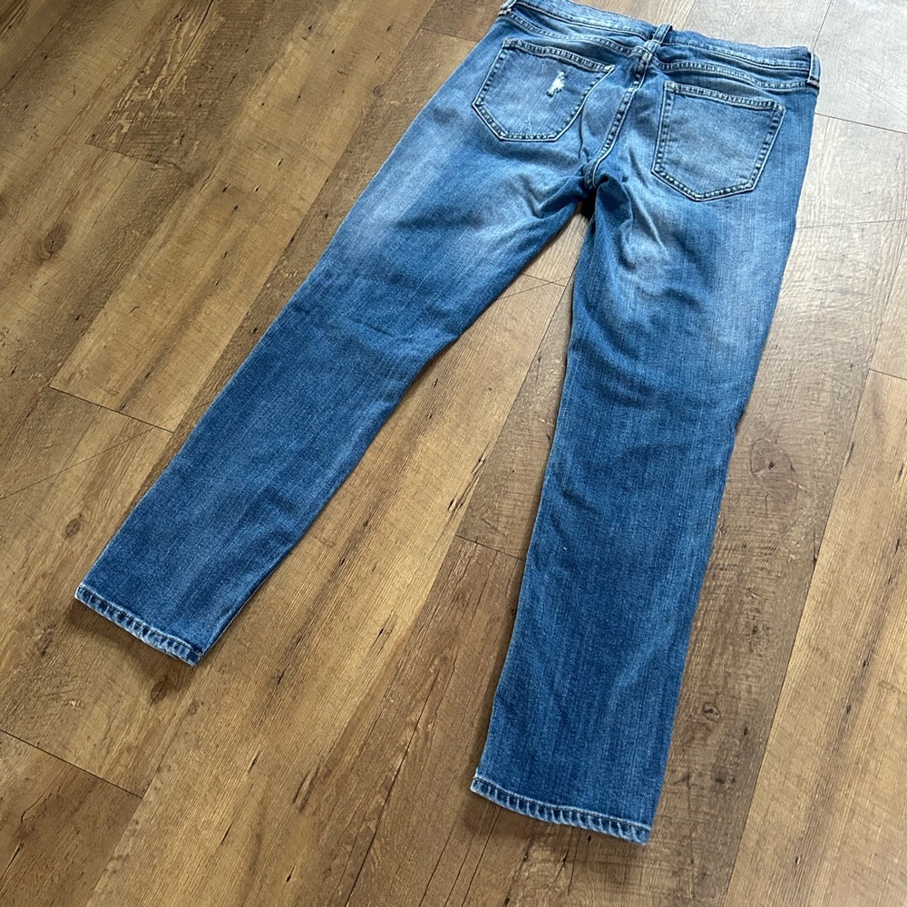 GAP Girlfriend Jeans Size 26 Cropped Distressed Medium Wash Denim - Picture 11 of 16